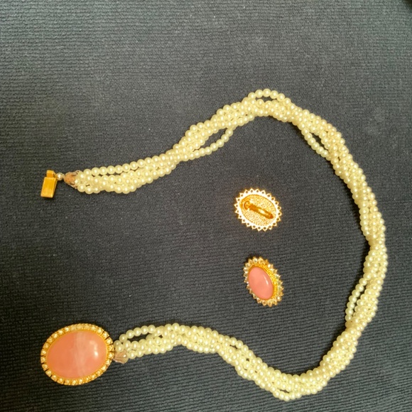 Matched Set of Retro Necklace and Earrings - Picture 5 of 5